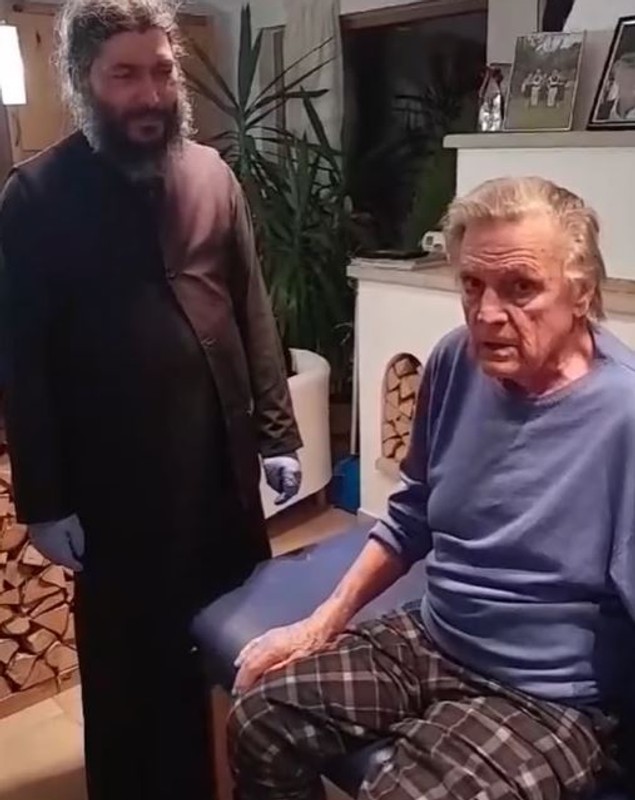Imagini emoționante cu Florin Piersic. Fanii actorului, revoltați după ce au văzut filmarea cu maestrul: „Chiar vă bateți joc de el!” VIDEO