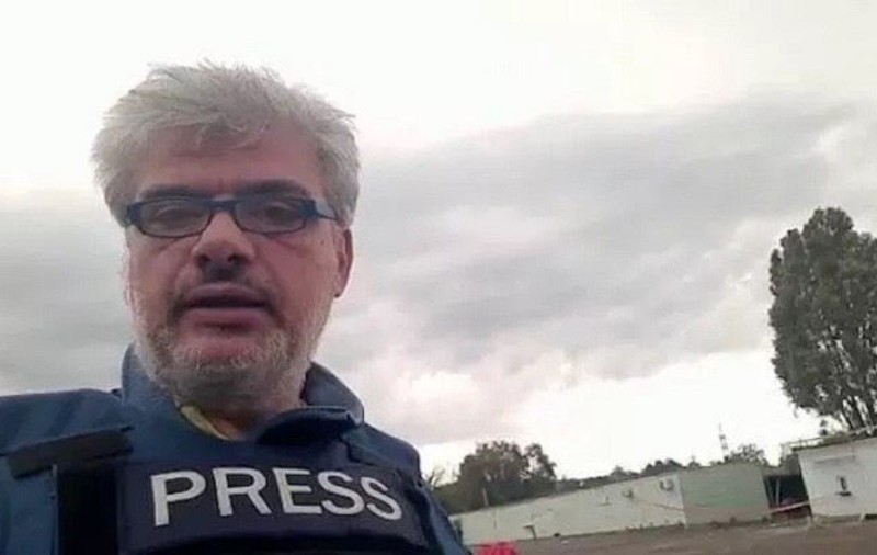 Un jurnalist ucrainean a fost împușcat mortal de lunetiști ruși în Herson, în timp ce unul italian a fost rănit