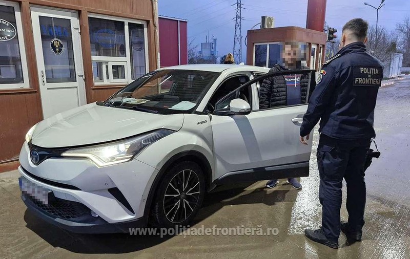 Un șofer bulgar a vrut să intre cu o mașină clonă în România și a rămas fără ea. Polițiștii au confiscat-o la vamă, în Iași