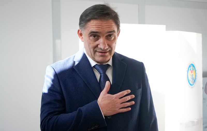 Alexandr Stoianoglo, primele declarații după ce a votat: „Pentru o Moldovă care va dezvolta relații cu Estul și cu Vestul”