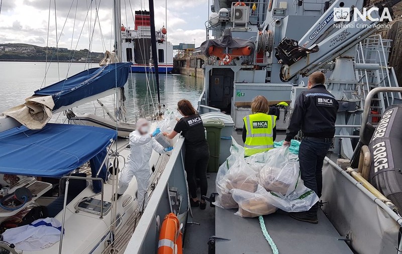 Captură uriașă de cocaină, descoperită pe un iaht în Marea Britanie. Unde urmau să ajungă drogurile