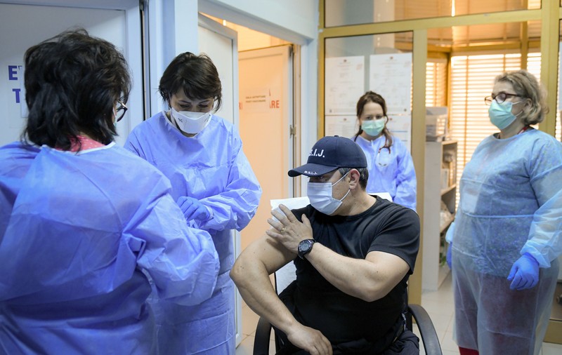 Peste 48.000 de persoane, vaccinate anti-COVID în ultimele 24 de ore. Câte reacții adverse s-au înregistrat