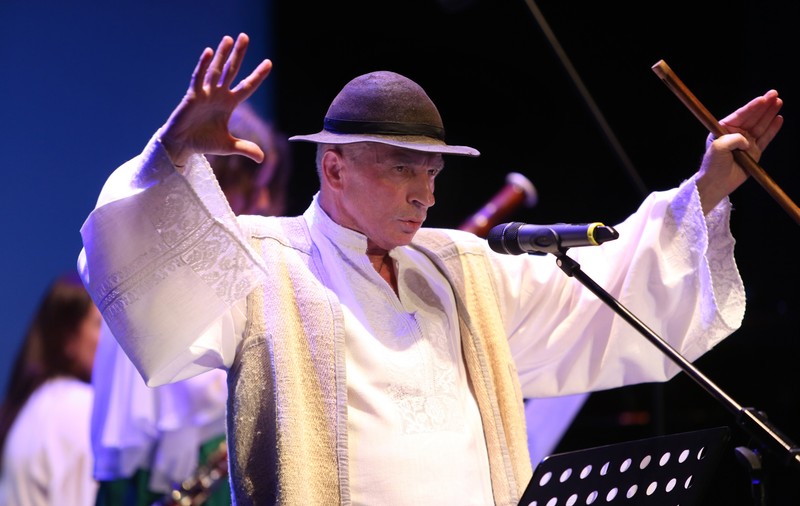 Grigore Leșe, recital "cu mofturi": a cântat doar la rugămințile consătenilor, după ce oprise concertul