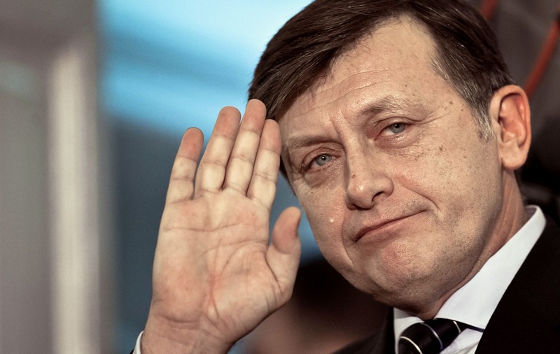 Crin Antonescu, ultimatum pentru Marcel Ciolacu și Ilie Bolojan: „Dacă mai aveți vreo treabă cu mine, mă căutați. Dacă nu, nu”