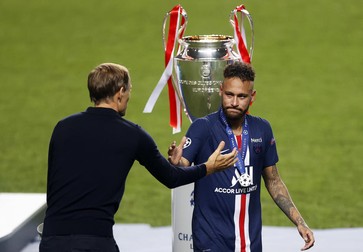 Neymar, consolat de antrenorul lui PSG, Thomas Tuchel FOTO: EPA-EFE/Matt Childs