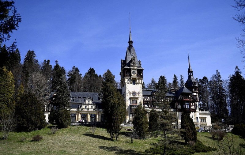 Terasele Castelului Peleş și Pelișor vor fi consolidate. Care sunt costurile estimate