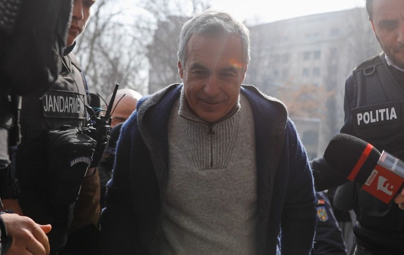 Mesajul postat de Călin Georgescu pe Facebook, după ce a fost blocat în trafic în București
