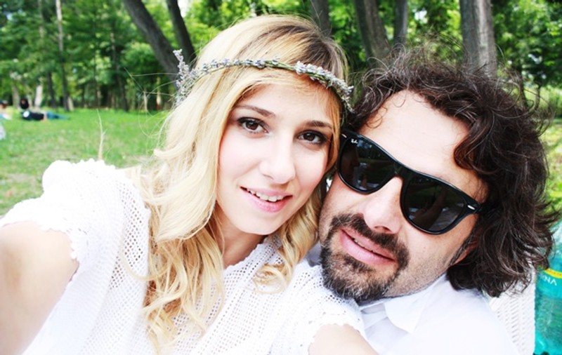 Dana Rogoz, UN AN de la căsătorie. Vezi cum a petrecut, împreună cu soţul ei, NUNTA DE HÂRTIE! FOTO
