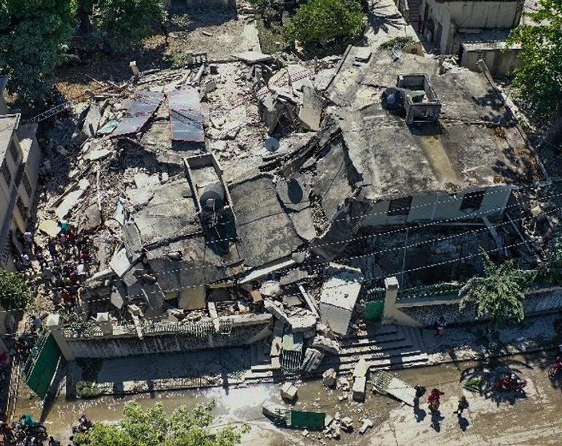 Imaginile dezastrului. Haiti, devastat în urma cutremurului în care au murit peste 700 de oameni