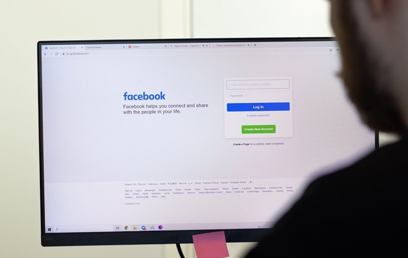 Facebook le-a dat polițiștilor din Nebraska mesajele unei tinere, iar corespondența a fost folosită pentru a o acuza pentru un avort