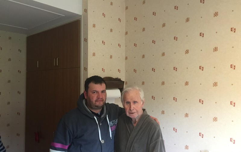 Imagini senzaționale din casa unei mari legende a fotbalului. Libertatea l-a vizitat, iar poveștile lui sunt fabuloase: cum și-a dezarmat răpitorii și de ce a fost oprit de poliție să intre pe teren