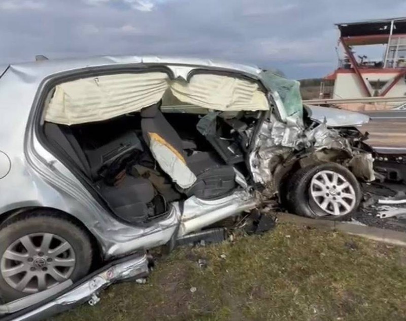 Imagini de la accidentul teribil din Cluj, în care un om a murit și alți 3 au fost răniți: unul dintre șoferi a intrat pe contrasens
