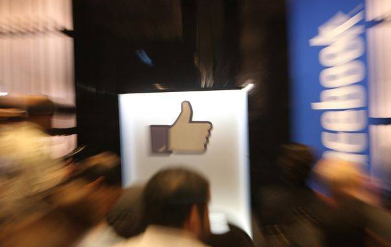 Facebook-ul l-a făcut SĂ UCIDĂ! Uite câţi ani de închisoare va ispăşi acest tânăr 