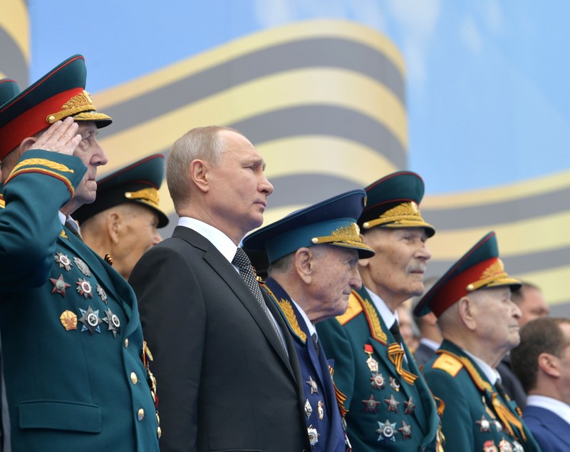 Rusia, paradă militară de Ziua Victoriei asupra Germaniei naziste. De ce nu au zburat aeronavele militare (FOTO)