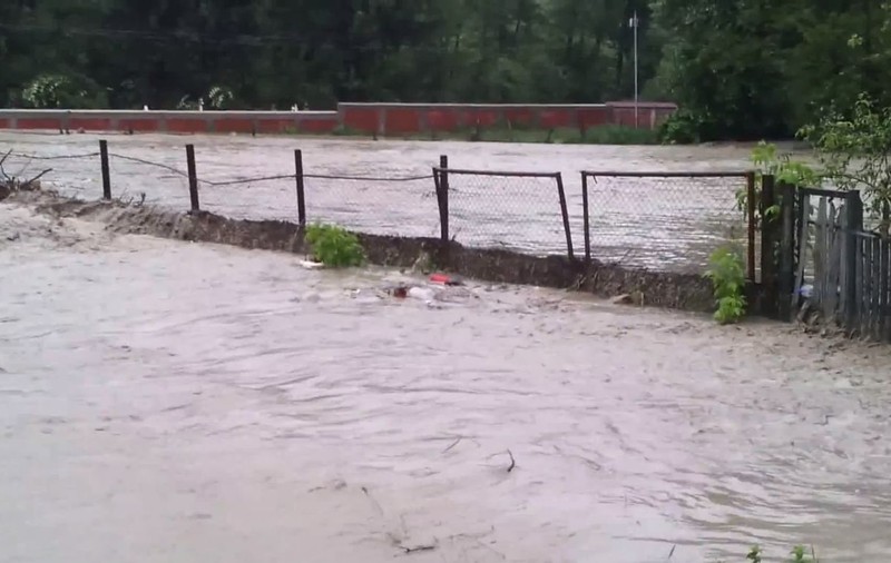 Viitura a făcut prăpăd în judeţul Dâmboviţa! VIDEO 