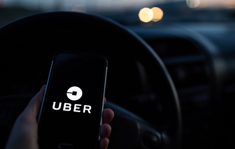 Pasagerii Uber, puși să-şi facă un selfie pentru a dovedi că poartă mască dacă vor să folosească aplicația