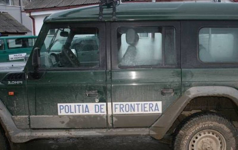 Poliţişti de frontieră, bătuţi de contrabandişti