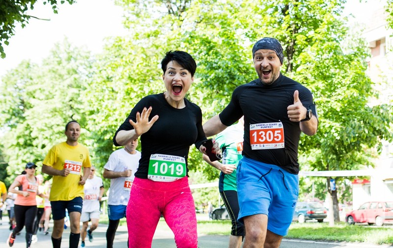 Alergători din toată țara au concurat la ”Gabriela Szabo RUNFEST”. Ediția a XII-a a avut peste 1.300 de participanți la start, în Bistrița / GALERIE FOTO
