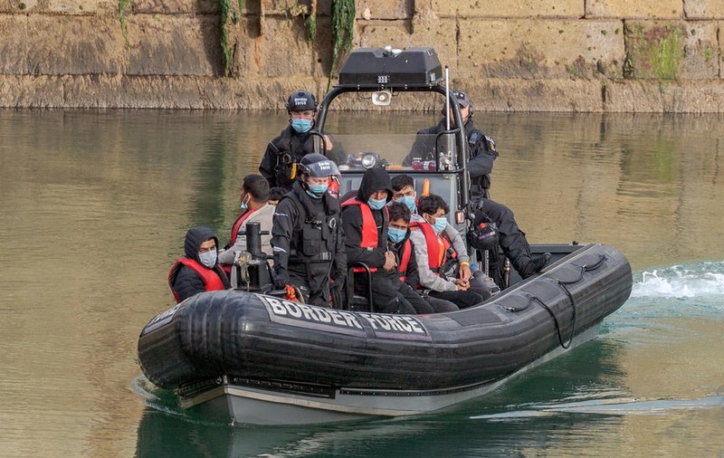 Europol a arestat 39 de persoane implicate într-o rețea transfrontalieră de trafic de migranți