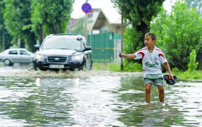 «Ploaia ne-a nenorocit!»