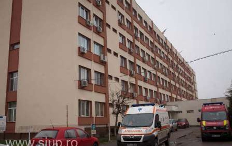 O femeie s-a aruncat de la etajul cinci al Spitalului Județean Ploiești. Aceasta a murit pe loc