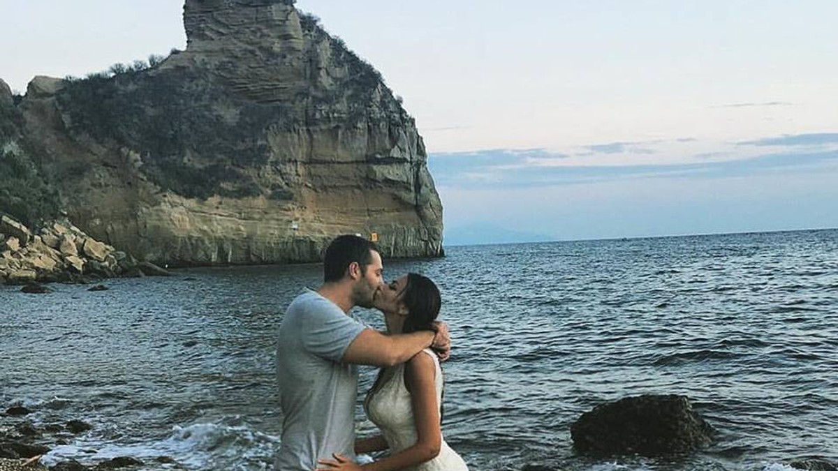 Mădălina Ghenea s-a dat de gol după ce s-a prezentat "doamna Stratan". "Te-ai căsătorit! Să fie într-un ceas bun!"