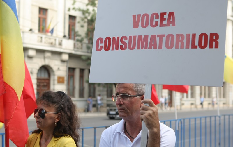 FOTO / Protest la Ministerul Agriculturii, joi, față de măsurile luate împotriva pestei porcine