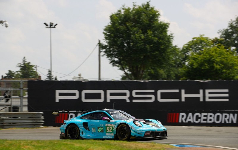 Un român, doi polonezi și o italiancă au furat roți de Audi și Porsche de 1,6 milioane de euro