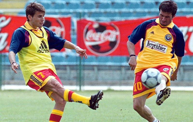 Preliminariile lui Mutu. Fotbalistul de 37 de ani joacă în Liga 1 pentru calificarea la Euro 2016. Vi se pare că se compară cu finalul lui Hagi?