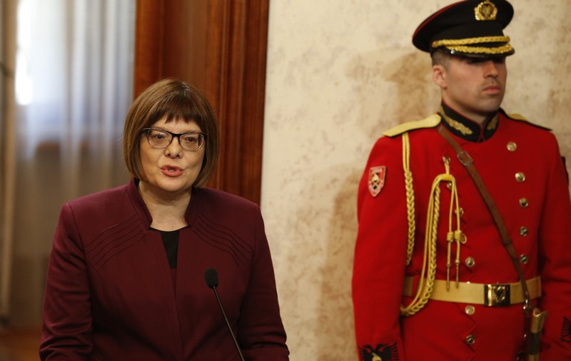 Trei oficiali cu rang înalt din Serbia, infectați cu coronavirus. Fosta șefă a Parlamentului a fost internată cu pneumonie