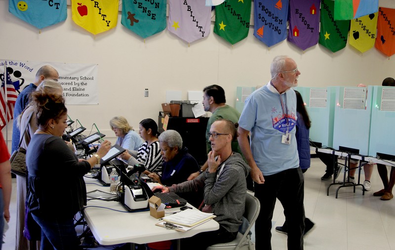 Cu o săptămână înainte de alegerile prezidențiale din SUA, au votat deja anticipat jumătate din numărul americanilor care au participat la vot în 2016