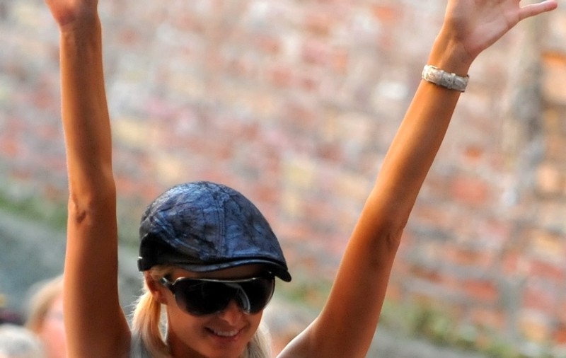 Paris Hilton susţine comunitatea gay