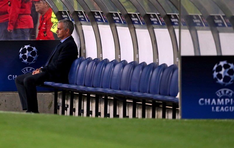 Chelsea a anunțat motivul demiterii lui Jose Mourinho. Câți bani îi dă Abramovici să stea acasă