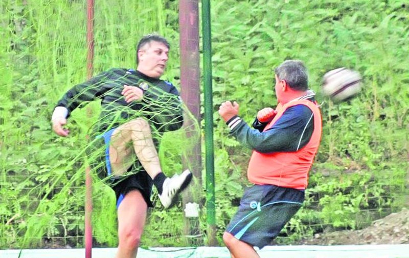 Gino Iorgulescu, fosta glorie a naţionalei, joacă fotbal precum o făcea în tinereţe la Sportul