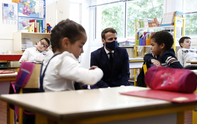 Interviu Libertatea cu un profesor de la un liceu din Franța: “Guvernul a declarat, desigur, că totul va fi în regulă, sindicatele au îndoieli însă”