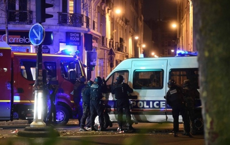 ATENTATE PARIS | Ce au găsit anchetatorii asupra cadavrului unui terorist kamikaze