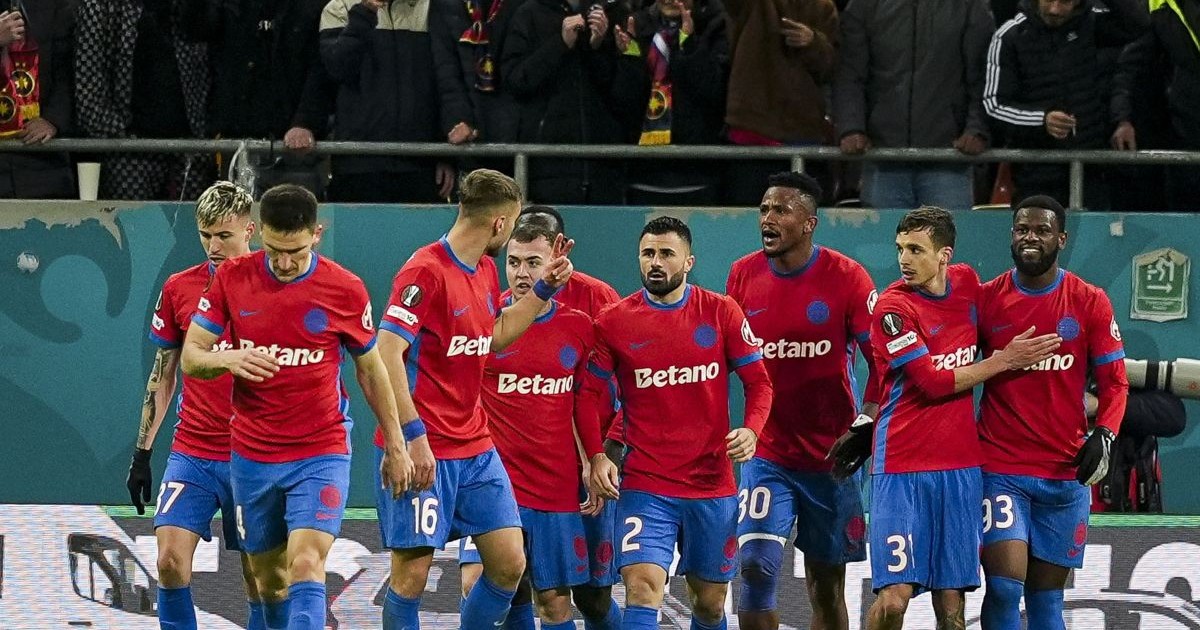 Jucătorii de la FCSB se bucură după un gol marcat în meciul cu Fenerbahce Istanbul, în Europa League, 29 ianuarie 2026
