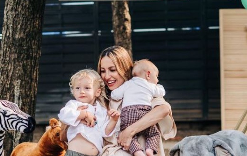 Flavia Mihășan a cerut ajutorul altor mame. Cu ce situație s-a confruntat băiețelul ei în parc