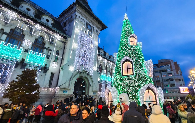 REPORTAJ. Am vizitat Târgul de Crăciun de la Craiova, declarat unul dintre cele mai frumoase din Europa. Ce merită văzut și ce trebuie evitat