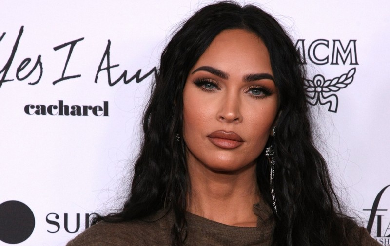 Megan Fox a vorbit despre lupta ei postpartum, la șapte luni după ce a devenit mamă pentru a patra oară: „Nu am dormit deloc”