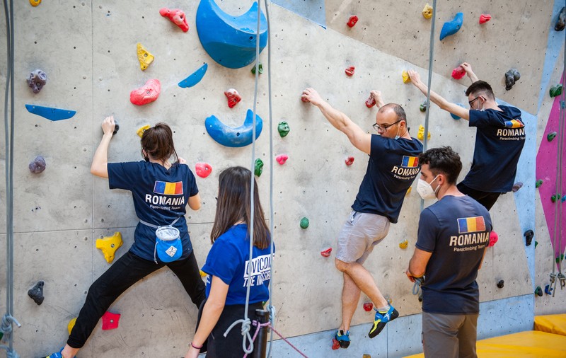 Cățărătorii cu deficiențe pleacă la Moscova să reprezinte România la Campionatul Mondial de Paraclimbing