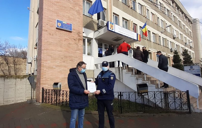 Un ieșean a găsit 5.000 de euro la un bancomat și i-a returnat. Cum a fost răsplătit