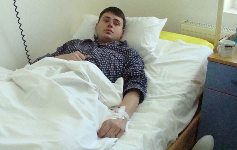 Doi pompieri au fost răniţi când stingeau un incendiu în Capitală