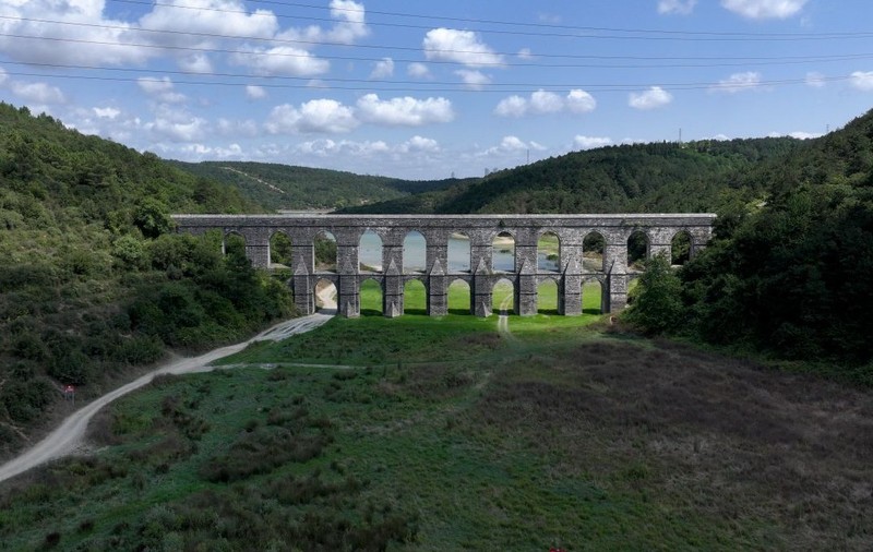 Apeductele romane au rămas în istorie drept unele dintre cele mai spectaculoase realizări inginerești ale lumii antice. Foto: Getty Images