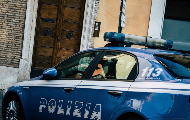 Raid masiv al poliției în mai multe state, inclusiv în România, într-un caz de fraudă de 600 de milioane de euro privind fondul UE de redresare post-pandemie