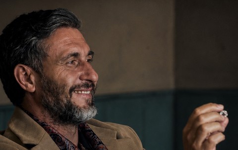 Dragoș Bucur joacă alături de starurile din „Avatar” și „Divergent” în thrillerul „FUZE: Diversiune explozivă”