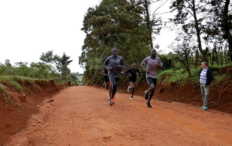 Trei atlete din Kenya vor concura pentru Steaua și pentru România. „Alergi, mănânci și dormi!” este crezul pe care îl aduc la noi