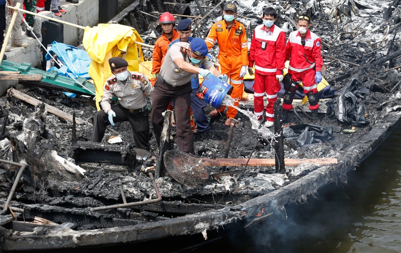 Cel puțin 23 de morți și peste 20 de răniți, într-un incendiu pe o ambarcațiune din Indonezia