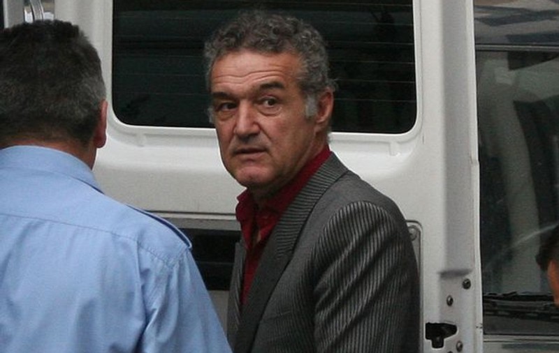 Gigi Becali rămâne în închisoare şi nu va fi repus temporar în libertate