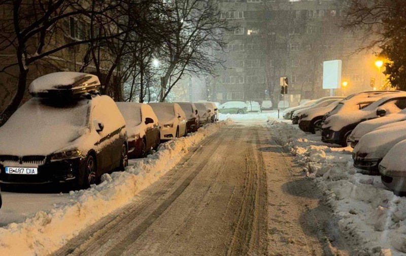 Cod roșu de ninsori în București și Ilfov. Mesaj RO-Alert trimis de ISU: „Evitați deplasarea cu autoturismul în zonă!”